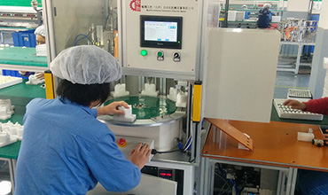 轉盤(pán)式多工站電機組裝設備